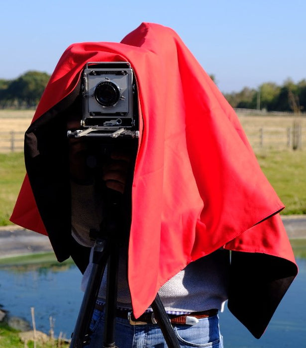 Firstcall Focusing Cloth for Large Format Camera black/red