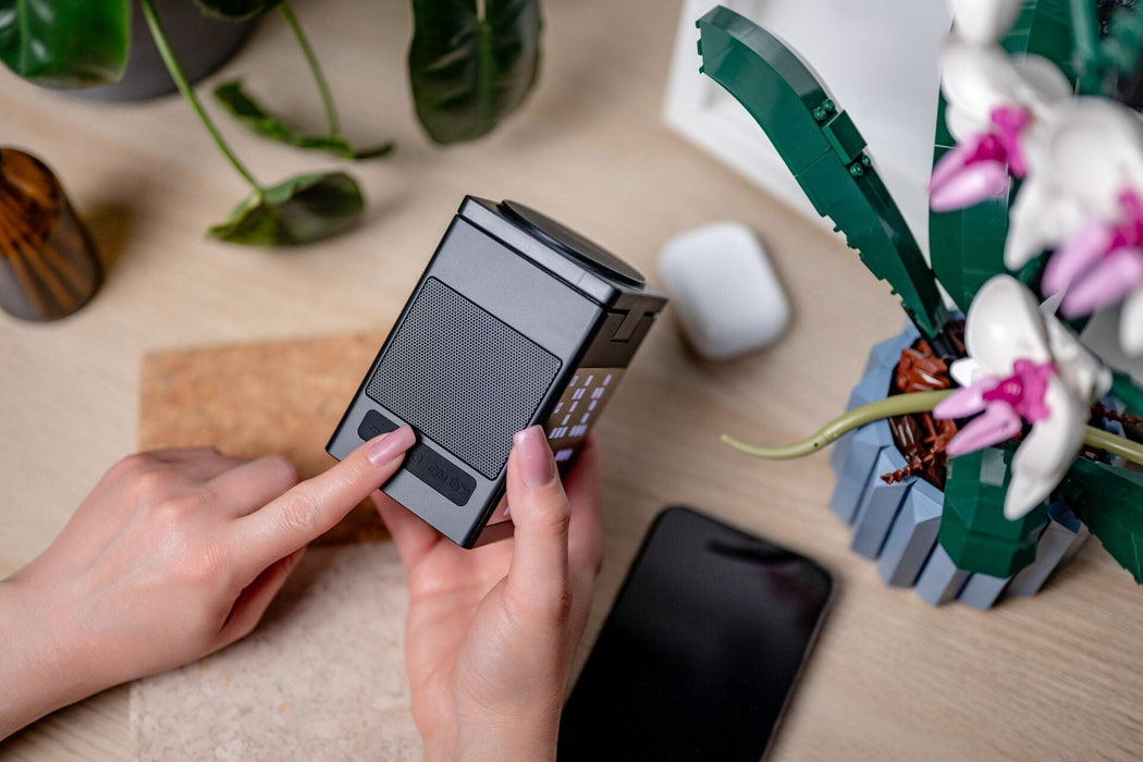 Newell induOne MagPlay charger