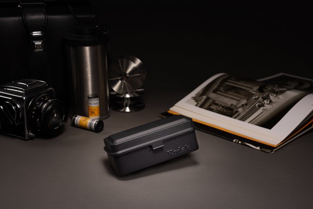 Reto Kodak Classic Metal 120 / 35mm Film Case, Black - Film